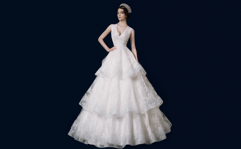 Fabulous, black background, Princess, weddingdresses, clothing, Dress, women, elegance, Love, white color, Crown, Beautiful, Female, indoors, bride, studio shot