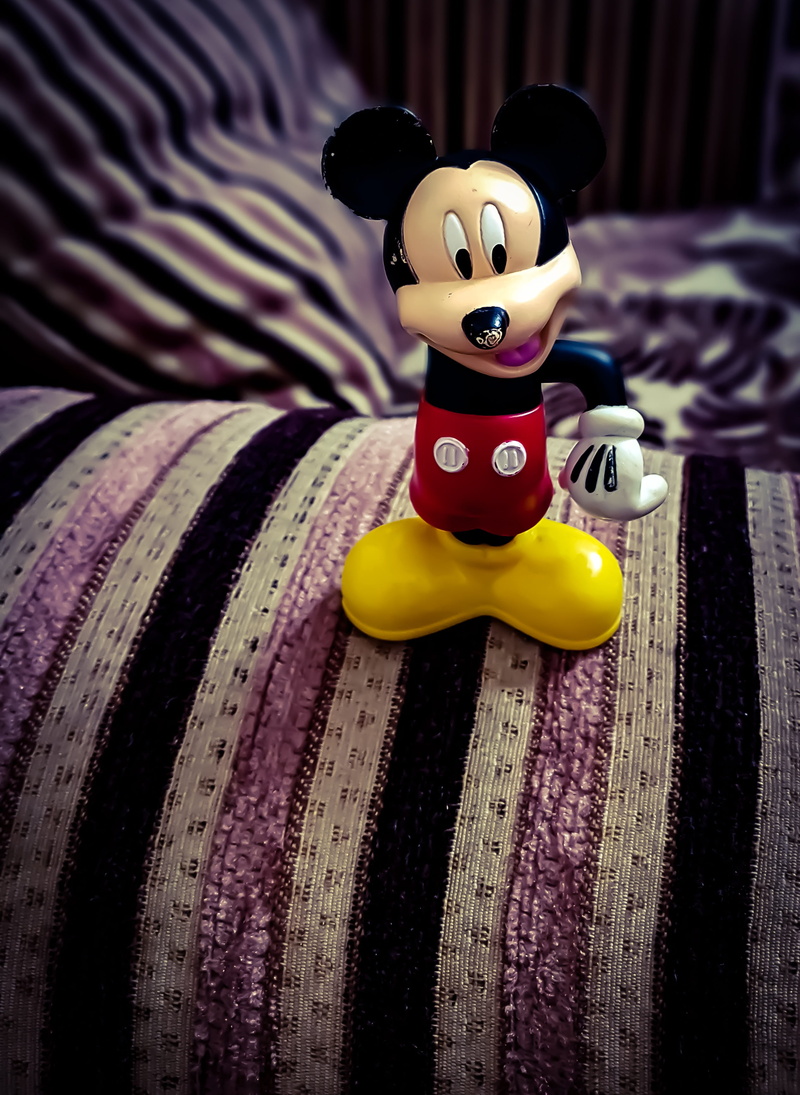 indoors, single object, Mouse, no people, creativity, mikey, yellow, rubber duck, 2K, day, Lonely, furniture, figurine, representation, home interior