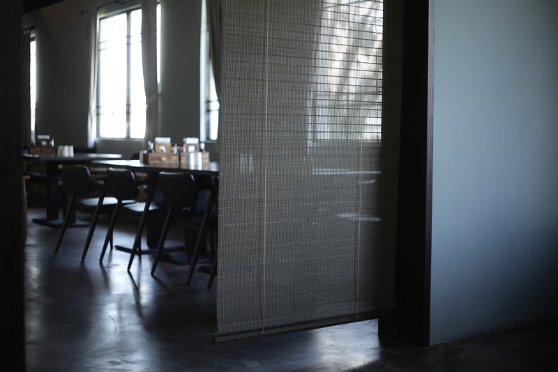 window, seat, open, 5K, glass - material, business, copy space, door, restaurant, empty, sunlight, flooring, absence, chair, no people, corporate business