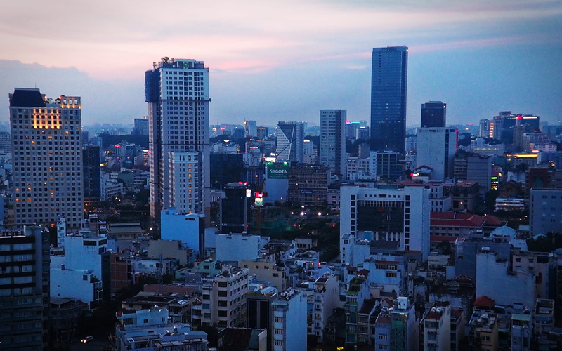 built structure, illuminated, architecture, crowd, crowded, outdoors, cityscape, city, vietnam, 4K, skyscraper, building, urban skyline, settlement, building exterior