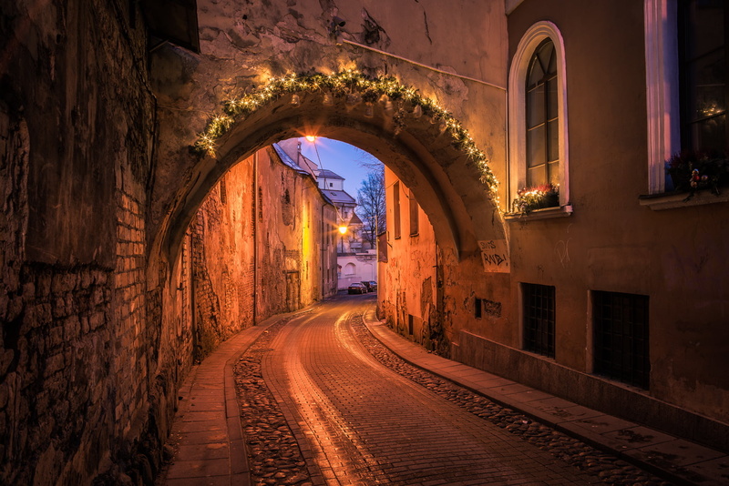 the way forward, decorations, lighting equipment, Vilnius, long, track, railroad track, arch, building exterior, Lithuania, building, 1080P, city, tunnel