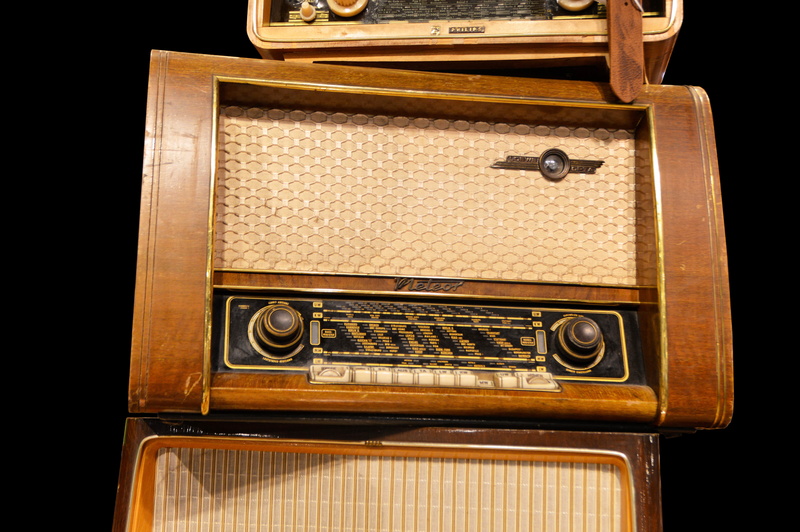 50s, history, receiver, nostalgia, technology, decoration, antique, oldtimer, obsolete, 5K, radio, single object, electrical equipment, brown, nostalgia radio