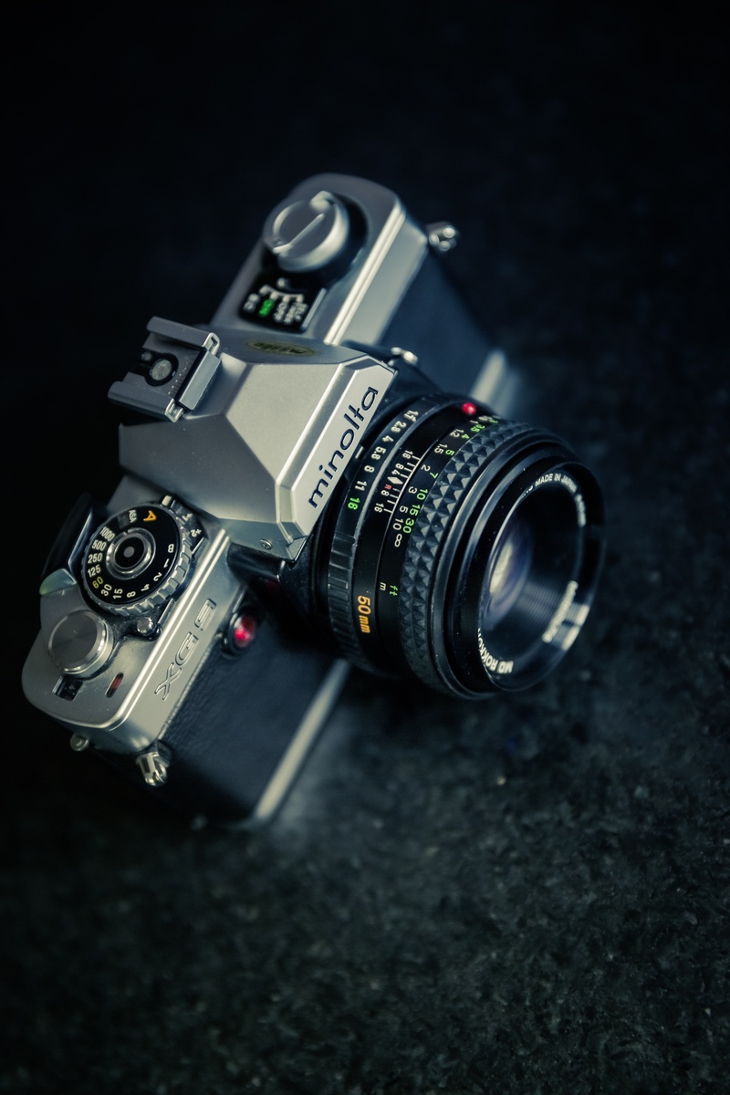 photographing, retro, professional, 5K, black color, style, vintage, photography, used-look, focus on foreground, media, neo-urban, urban, silver, contemporary
