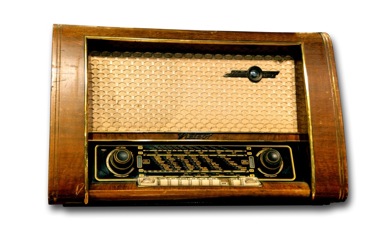 indoors, nostalgia, 50s, arts culture and entertainment, electrical equipment, analog, 5K, folk receiver, studio shot, obsolete, deco, single object, white background
