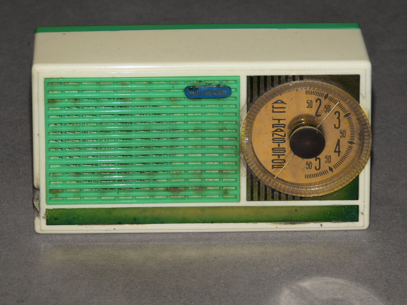 economy, security, still life, single object, protection, green color, retro styled, safety, day, radio, close-up, sign, indoors, wealth, number, accuracy