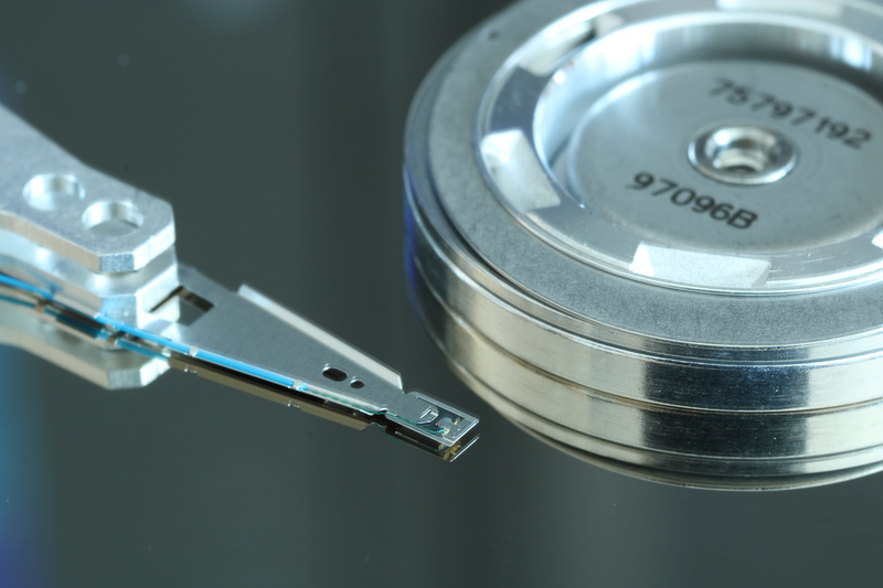 disk, computer, wireless technology, drive head assembly, storage, computer part, connection, 5K, communication, close-up, text, electronics, platter
