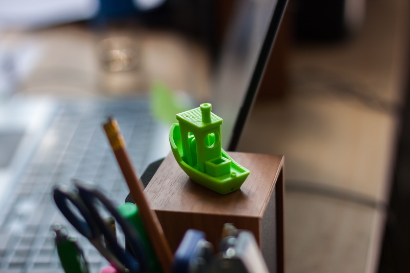 boat, korablik, chores, bokeh, no people, green color, toy, cleaning, focus on foreground, wooden, indoors, plastic, 4K, green, housework, nature, brown