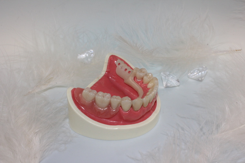 no people, white color, floating on water, dentist, mouth open, water, 2K, high angle view, case, human Teeth, denture, tooth, indoors, cold temperature