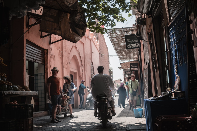 human, vehicle, people, real people, walking, motorcycle, 5K, sport, building, marrakesh, man, alley, urban, nature, alleyway, cyclist, transportation
