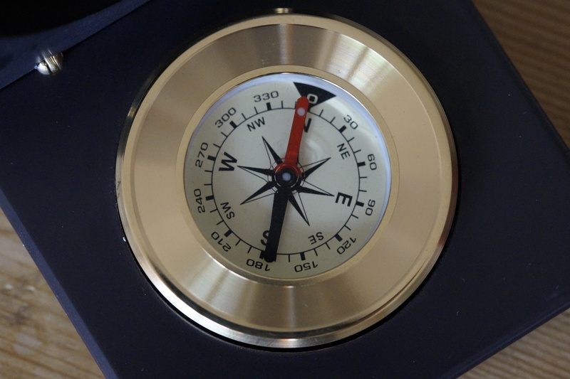 circle, indoors, direction, show, directory, north, windrose, navigational compass, orient, navigate, high angle view, guidance, points of the compass