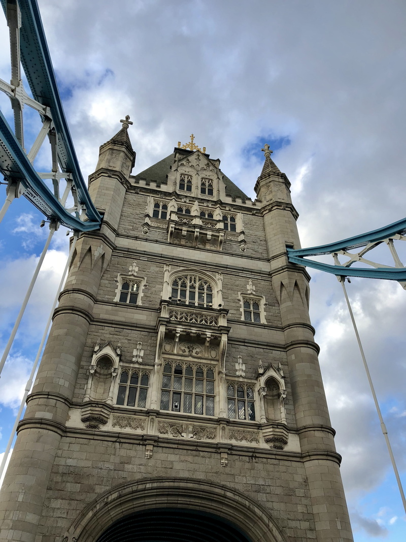 clock tower, screen, outdoors, bridge, 4K, bell tower, place of worship, office building, tower bridge, cloud - sky, architecture, arched, tower, steeple