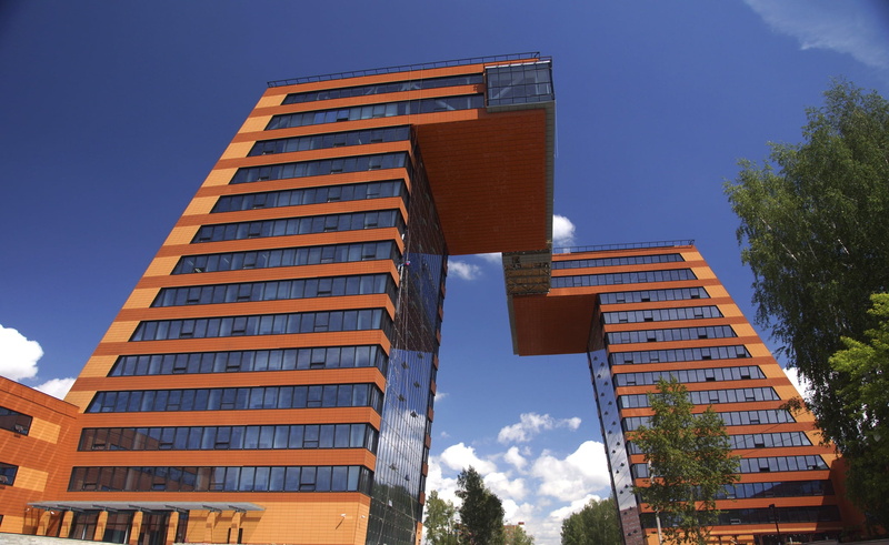 novosibirsk akademgorodok, day, plant, dark blue sky, building, apartment, sky, 1080P, cloud - sky, modern, no people, city, built structure, outdoors