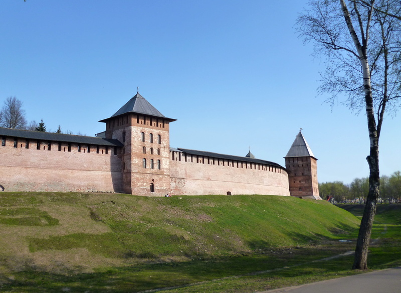 veliky novgorod, no people, architecture, copy space, nature, building exterior, grass, bare tree, travel destinations, showplace, fortification, wall