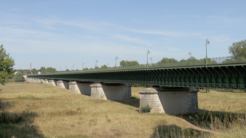 train, nature, burgundy, plant, built structure, 5K, connection, bridge - Man Made Structure, no people, transportation, water courses, channels, sunlight