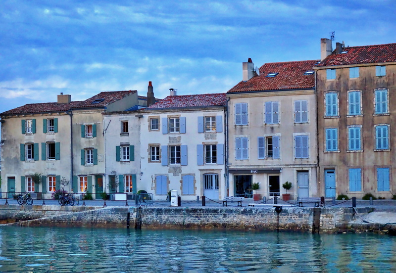 reflection, building exterior, outdoors, residential district, sky, waterfront, old houses, House, building, day, France, house facade, built structure
