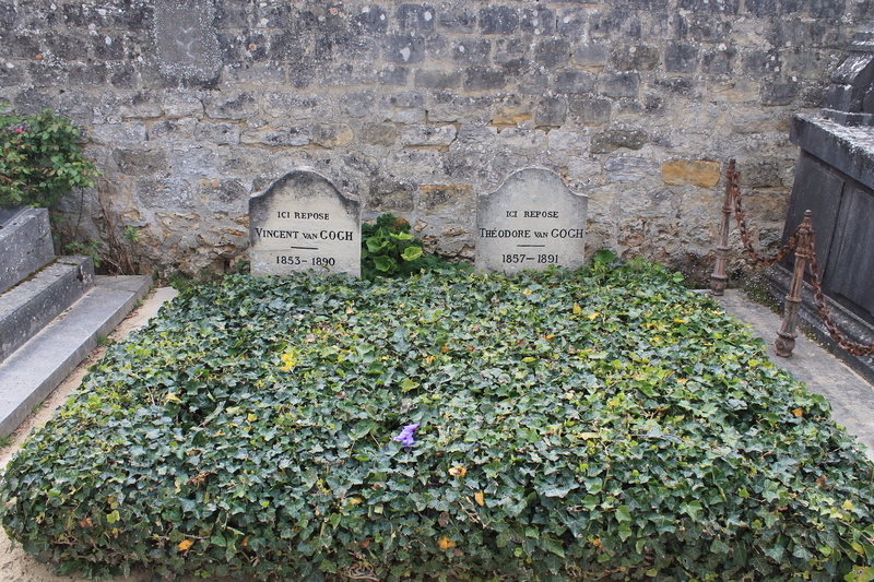 france, communication, vincent, no people, plant part, western script, grave, nature, auvers sur oise, théodore van gogh, ile-de-france, green, leaf, the past