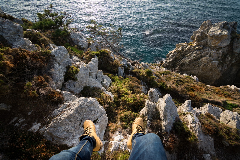 wide view, beauty in nature, high angle view, outdoors, personal perspective, body part, seaside, solid, 5K, portrait, landescane, water, rock, nature