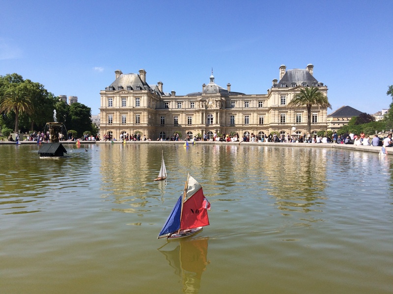 tourism, day, plant, waterfront, sky, transportation, clear sky, senate, incidental people, 2K, paris, architecture, lake, reflection, nature, outdoors