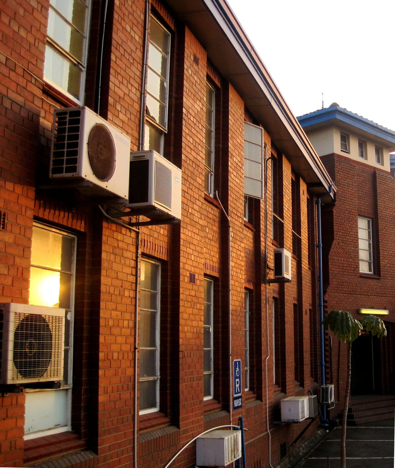 door, Architecture, built Structure, window panes, shiny window, brick wall, brick, no People, facade, outdoors, red brick, communication, two storeys