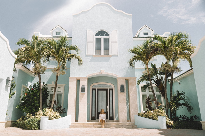 house exterior, building exterior, people, tropical climate, residential district, two, luxury, 4K, sitting, front, facade, beach, woman, palm tree, dream