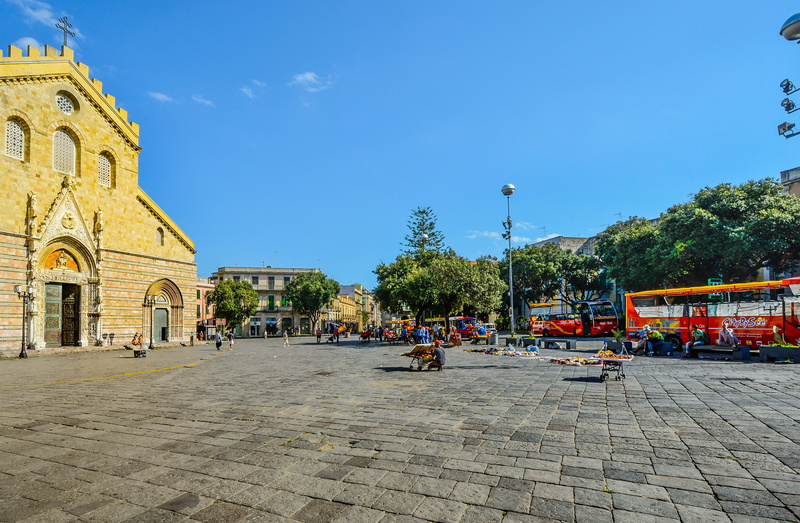 square, sky, city, building, architecture, daytime, group of people, church, the past, 2K, cobblestone, cathedral, building exterior, plant, history, tree