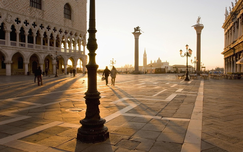 beautiful, square, animals, 1080P, people, city, pathway, buidings, concrete, architecture