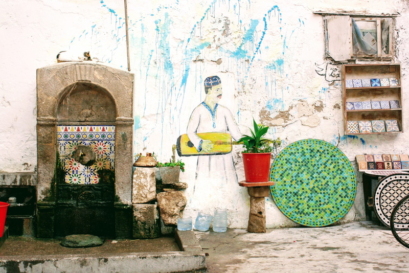 building, sculpture, day, 2K, wall, building exterior, mural, architecture, art and craft, representation, essaouira, tiles, outdoors, human representation