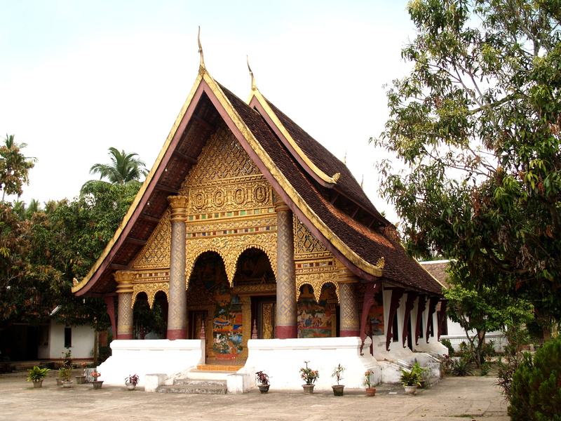 temple, building exterior, plant, asia, facade, building, 2K, house, nature, religion, luang prabang, mekong, sky, real people, laos, spirituality, phabang