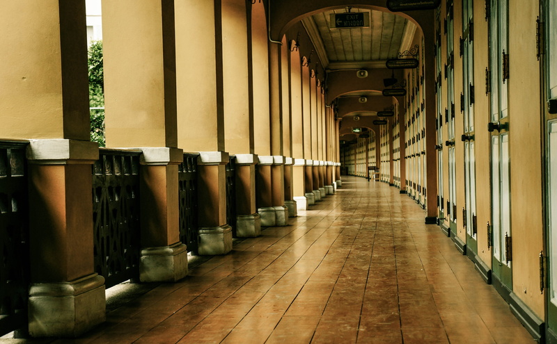 ceiling, no people, phra nakhon, footpath, 4K, spirituality, arcade, in a row, indoors, architectural column, corridor, religion, flooring, building, tiled floor