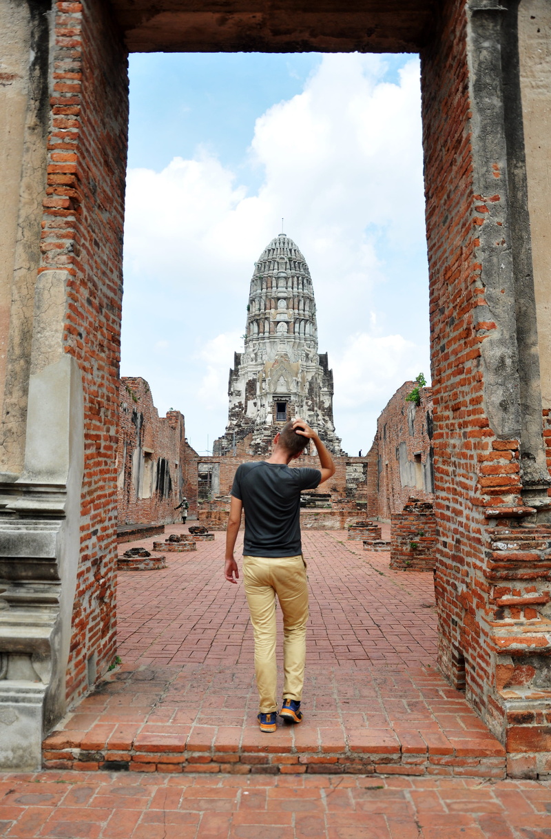 travel, standing, the past, arch, autthaya, leisure activity, one person, explore, biy, blogger, man, backpacking, full length, building, history, rear view