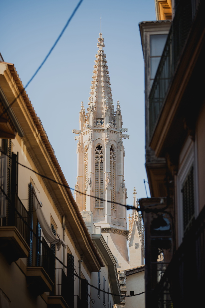 cathedral, belief, low angle view, architecture, sky, no people, church, 5K, place of worship, built structure, clock, city, day, spire, skyline, gothic style