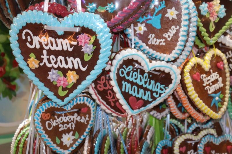cookie, sweet, oktoberfest, munich, heart shape, gingerbread cookie, food, text, love, fairground, communication, heart, gingerbread, multi colored, temptation