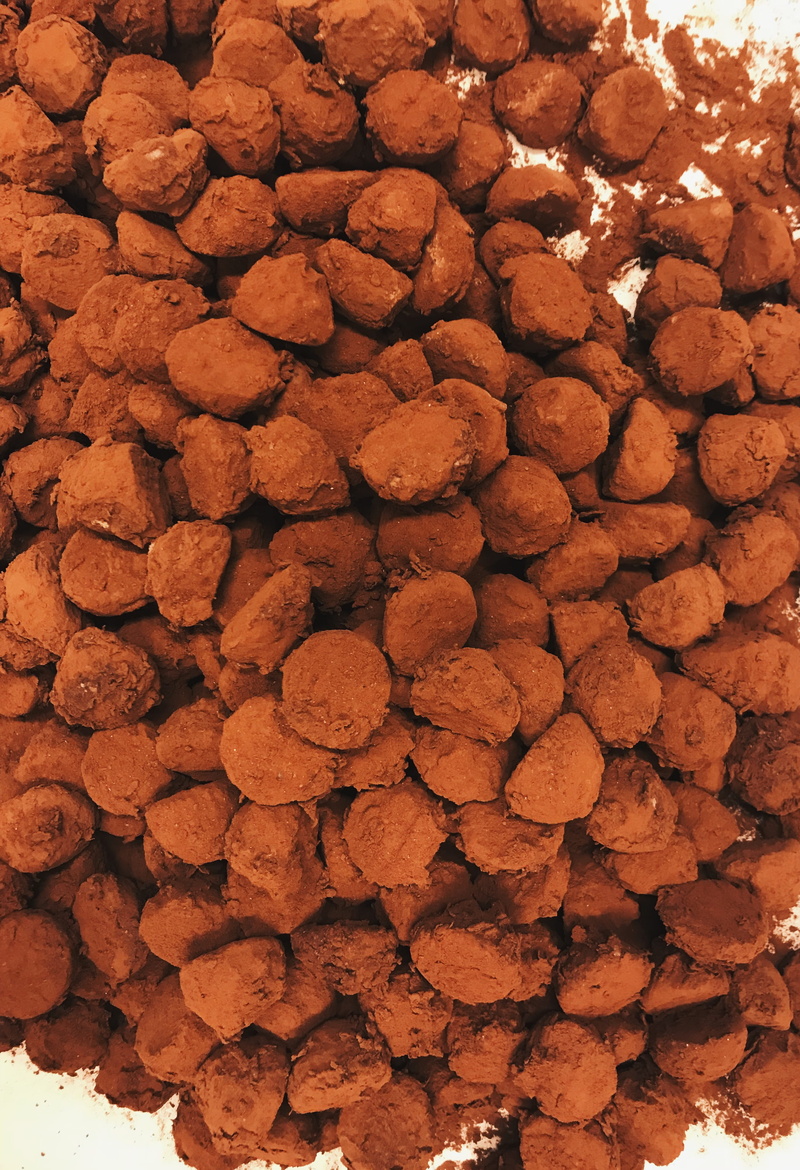 nuggets, day, fried chicken, high angle view, food and drink, chocolate, stone - object, rock, dessert, outdoors, textured, 4K, texture, nature, food