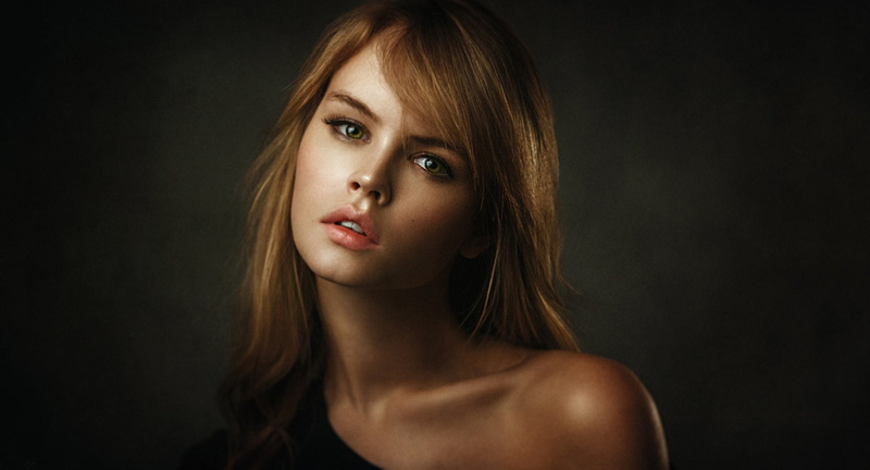 body part, young women, contemplation, one person, human face, adult, beautiful woman, long hair, beauty, human body part, headshot, hair, indoors, Blonde