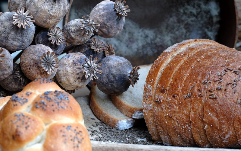 wellbeing, high angle view, selective focus, corn, breads, food and drink, still life, bread, fruit, vegetable, table, poppy, slices, freshness, spice