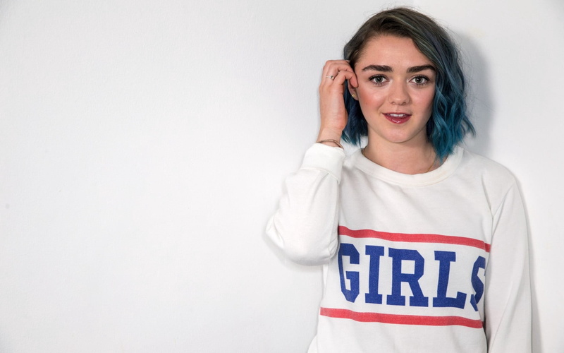 text, looking At Camera, beautiful woman, front View, facial Expression, hair, happiness, maisie williams, cheerful, women, hairstyle, brown Hair, 720P