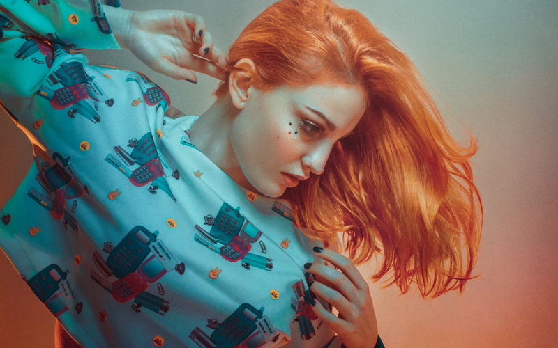 720P, adult, young women, beauty, looking away, sweatshirts, indoors, lifestyles, fashion, leisure activity, redhead, profile, one person, real people