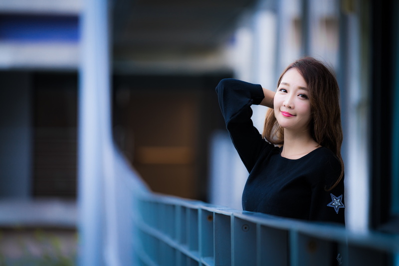 beauty, casual clothing, sweatshirts, looking away, Asian, hairstyle, young women, 4K, looking at viewer, leisure activity, looking, railings, one person