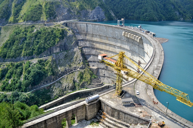 water, river, bridge, high angle view, tree, outdoors, fuel and power generation, day, quarry, structure, engineering, travel, transportation, damn, 2K