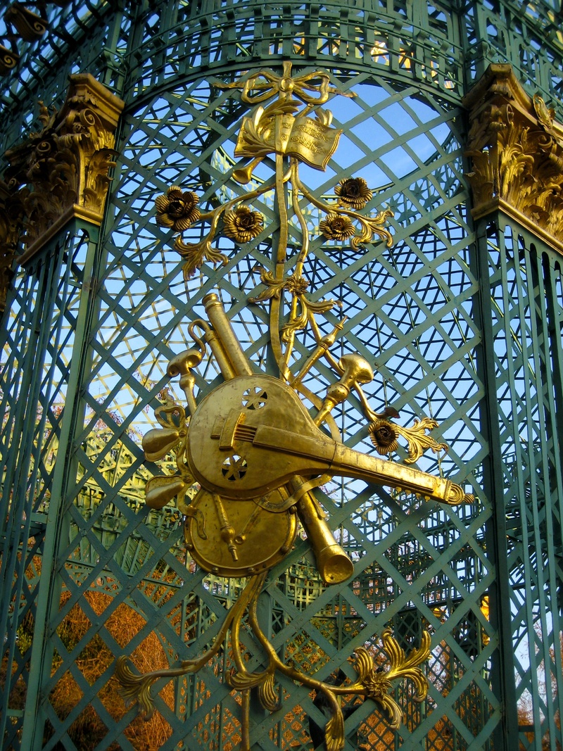 religion, human representation, 2K, golden, design, metal, place of worship, ornate, architecture, schlossgarten, sculpture, no people, pattern, representation