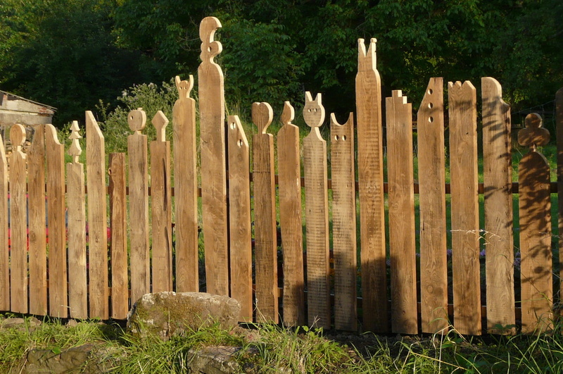 nature, palisade, safety, barrier, wood fence, land, animal, outdoors, plant, garden decoration, fence, security, privacy, no people, 1080P, growth, garden fence