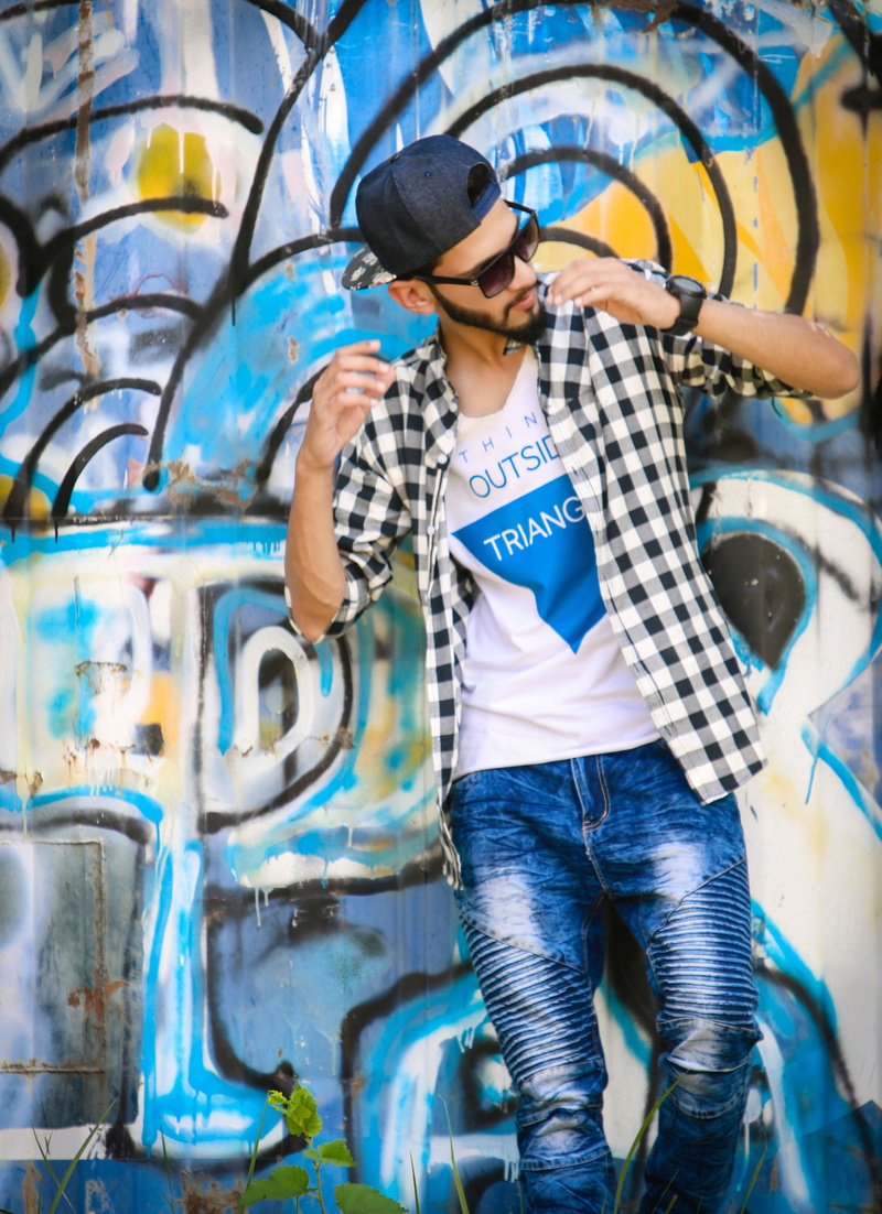 pose, young men, young women, day, standing, wall - building feature, look, portrait, style, attractive, boy, teenager, leisure activity, stylish, art and craft