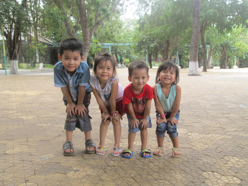 people, cheerful, asian Ethnicity, females, sister, tree, cute, males, child, smiling, children, women, friendship, men, looking at camera, girls, boys