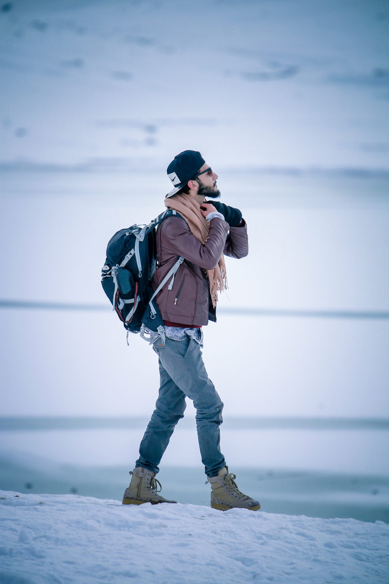 look, style, stylish, color, fashion, attractive, 5K, clothing, day, winter, cold temperature, boys fashion, snow, one person, activity, red, beauty, black