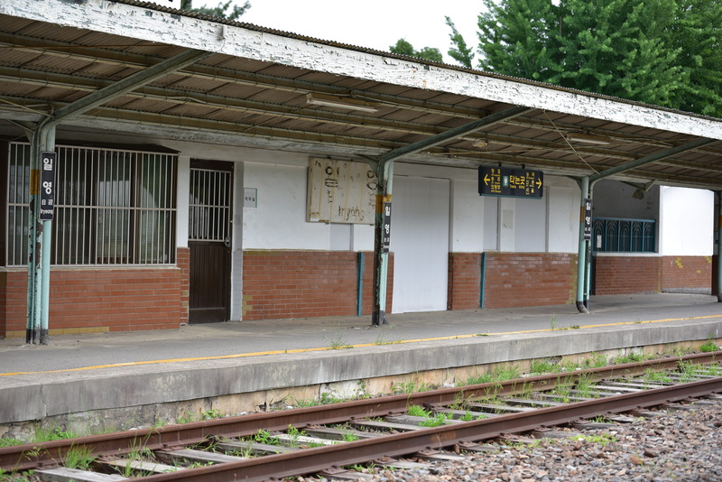 building exterior, nature, platform, architecture, gyeonggi do, vintage, public transportation, mode of transportation, the railroad line, built structure