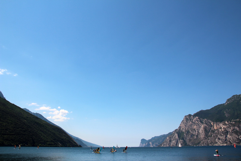 water, 5K, sea, sail, water sports, beauty in nature, scenic, rock - object, stand up paddle, waterfront, lake, sup, beach, solid, nautical vessel, italy