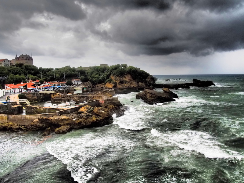 horizon over water, sea, nature, built structure, solid, port, day, mer, power in nature, port des pêcheurs, no people, biarritz, cloud - sky, motion, water