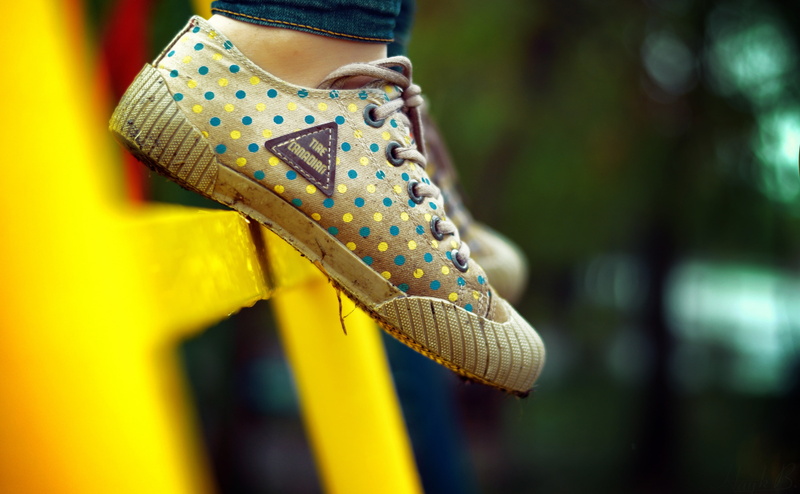 childhood, polka, hanging, day, lifestyles, shoe, nature, close-up, body part, leisure activity, one person, armenia, human foot, floral pattern, low section