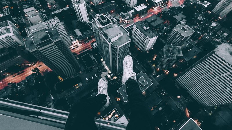 Legs hanging, 4K, Cityscape, legs