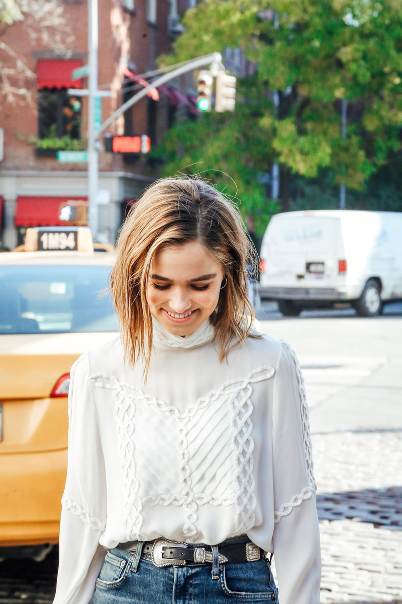 taxi, actress, looking below, street, women, smiling, brunette, Haley Lu Richardson, vehicle, 720P